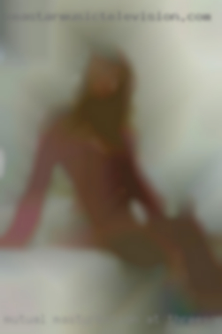 Mutual masturbation at threesome work.